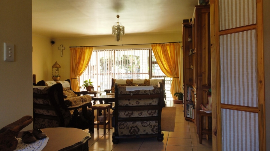 4 Bedroom Property for Sale in Hersham Western Cape